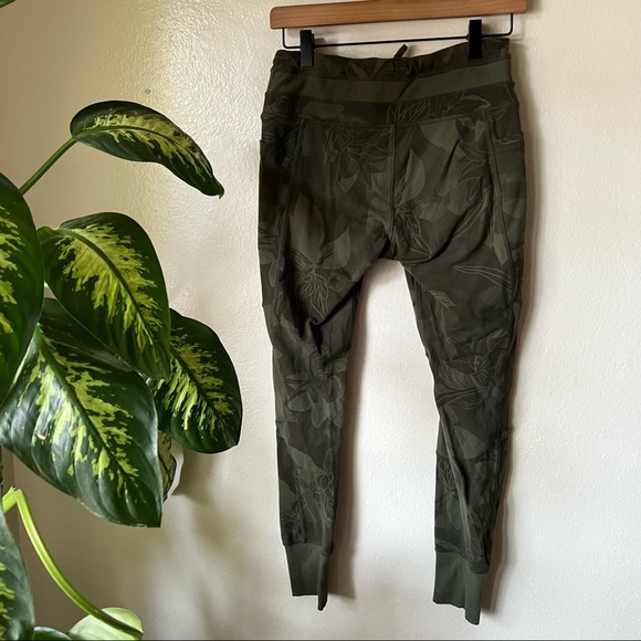 Athleta | Tropical Excursion Tights - Picture 3 of 7